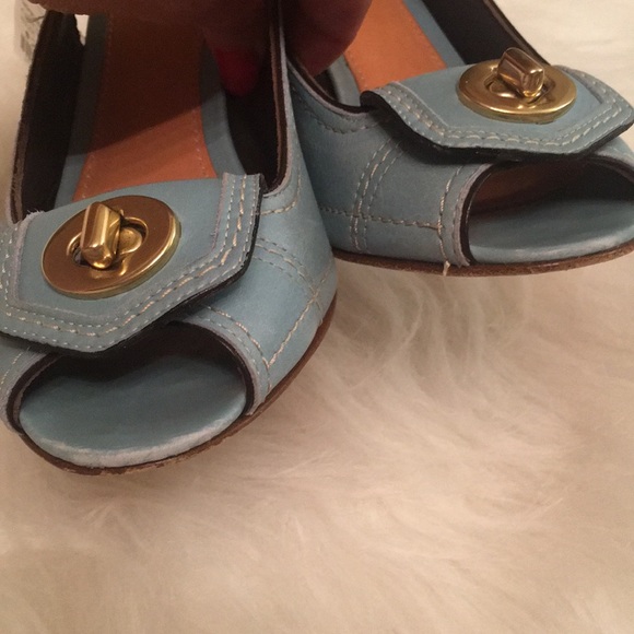 Coach Blue Leather Turn Lock Heel - size 5 - Picture 8 of 8